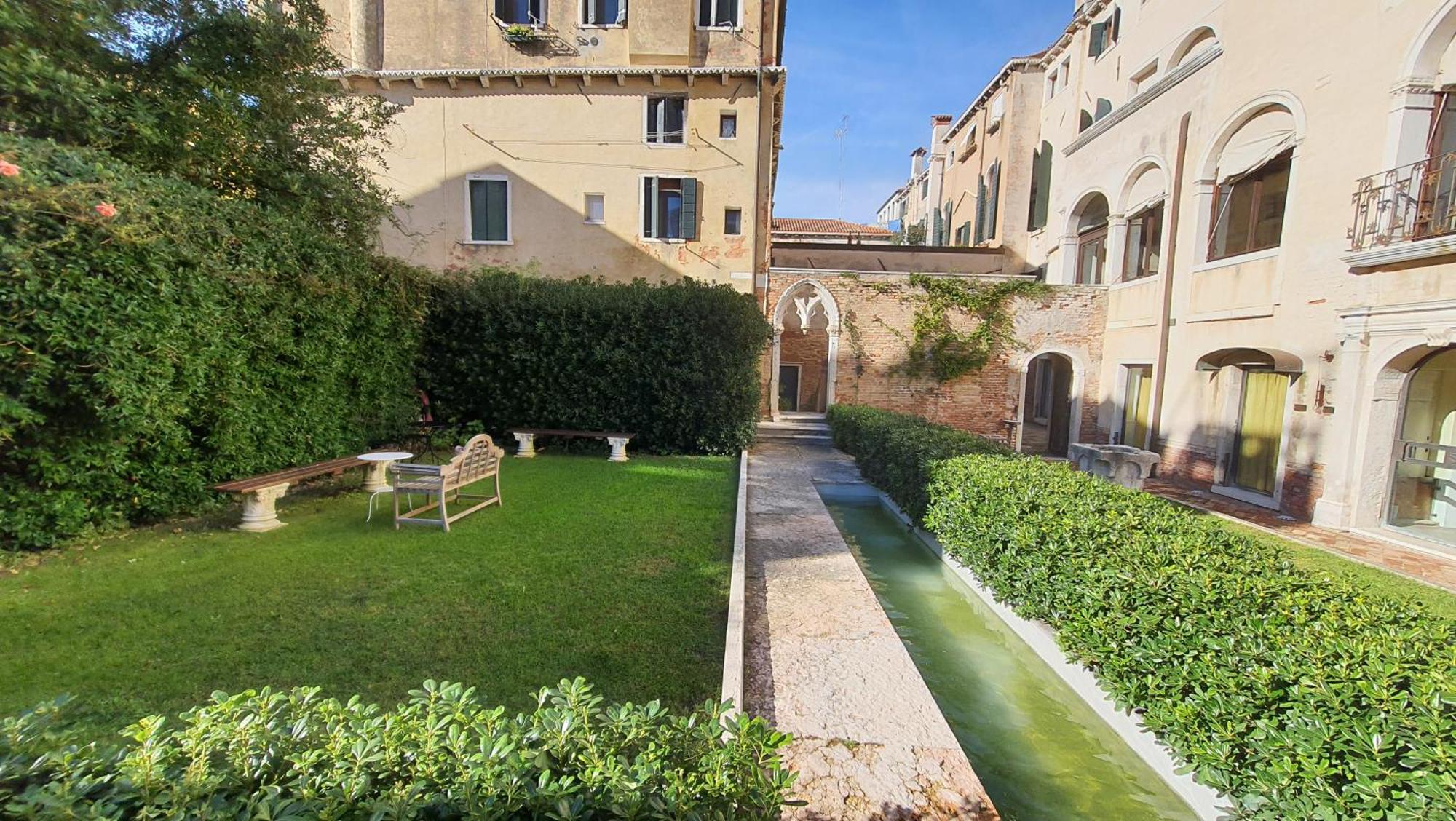 Aparthotel Palazzo Contarini Della Porta Di Ferro Venedig Exterior foto