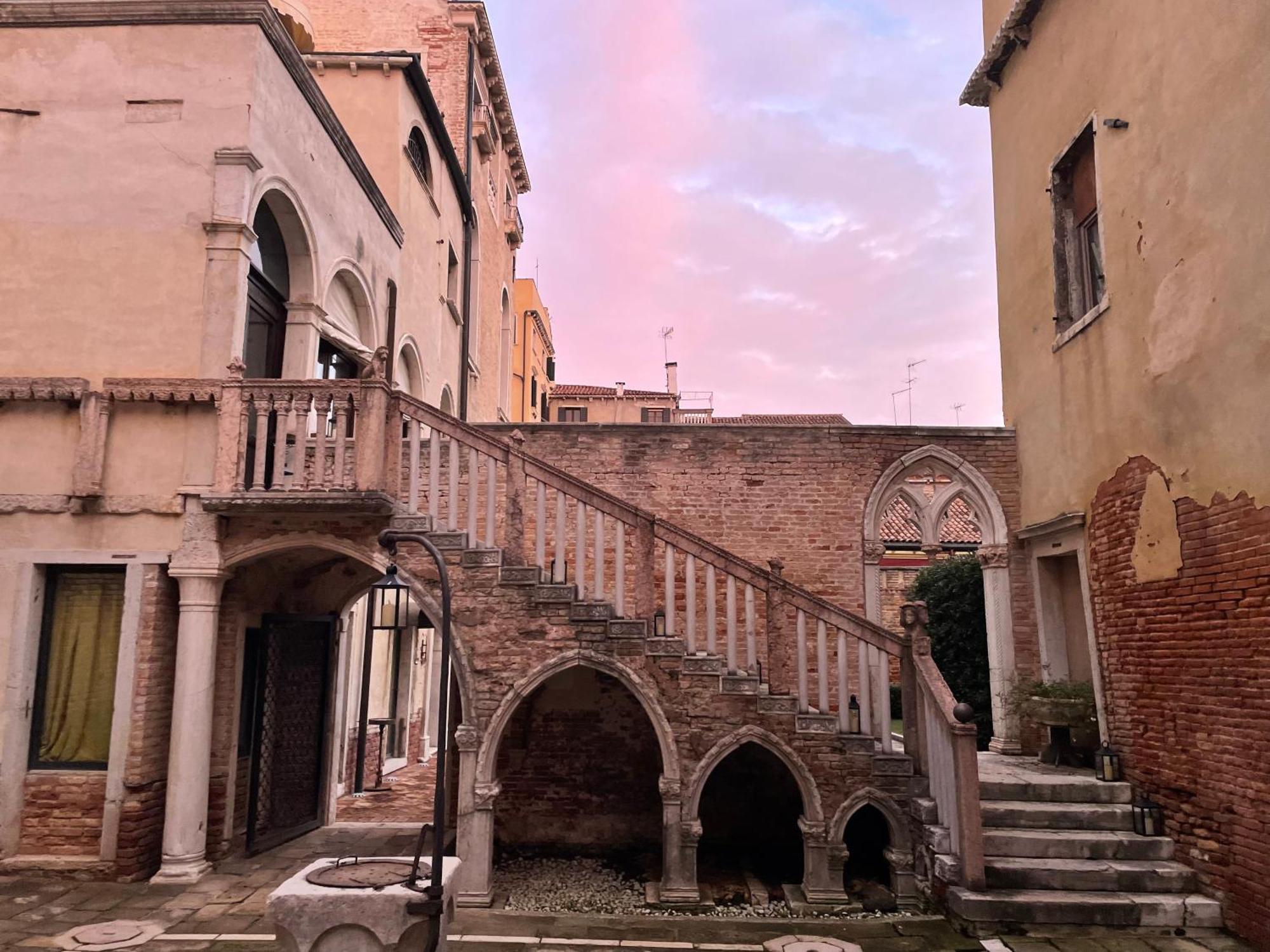 Aparthotel Palazzo Contarini Della Porta Di Ferro Venedig Exterior foto